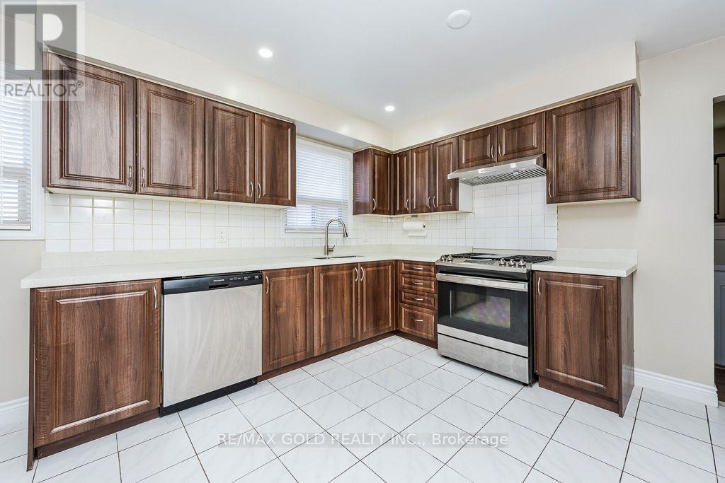 7283 Sigsbee Drive, Mississauga, ON photo 5