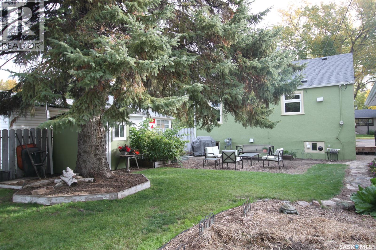 1015 H AVENUE N - 14