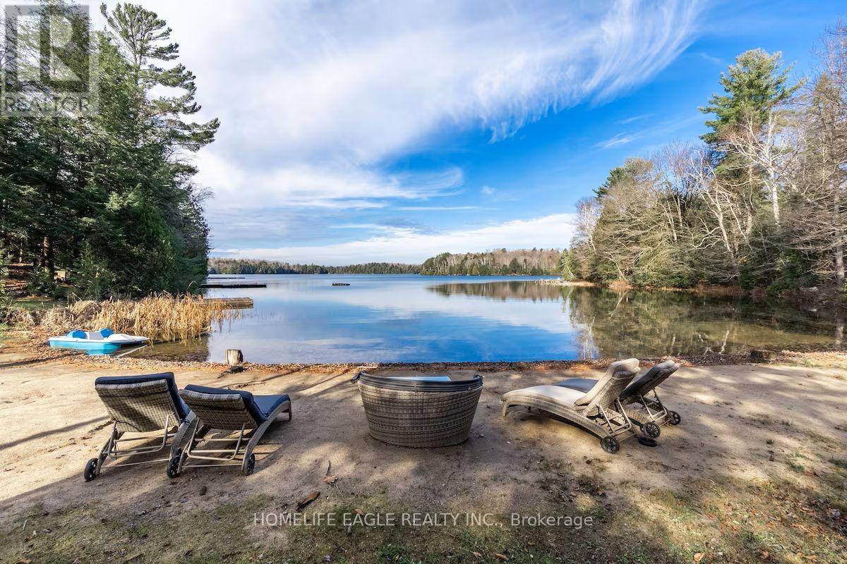 1092 South Clear Lake Road, Bracebridge, ON photo 3