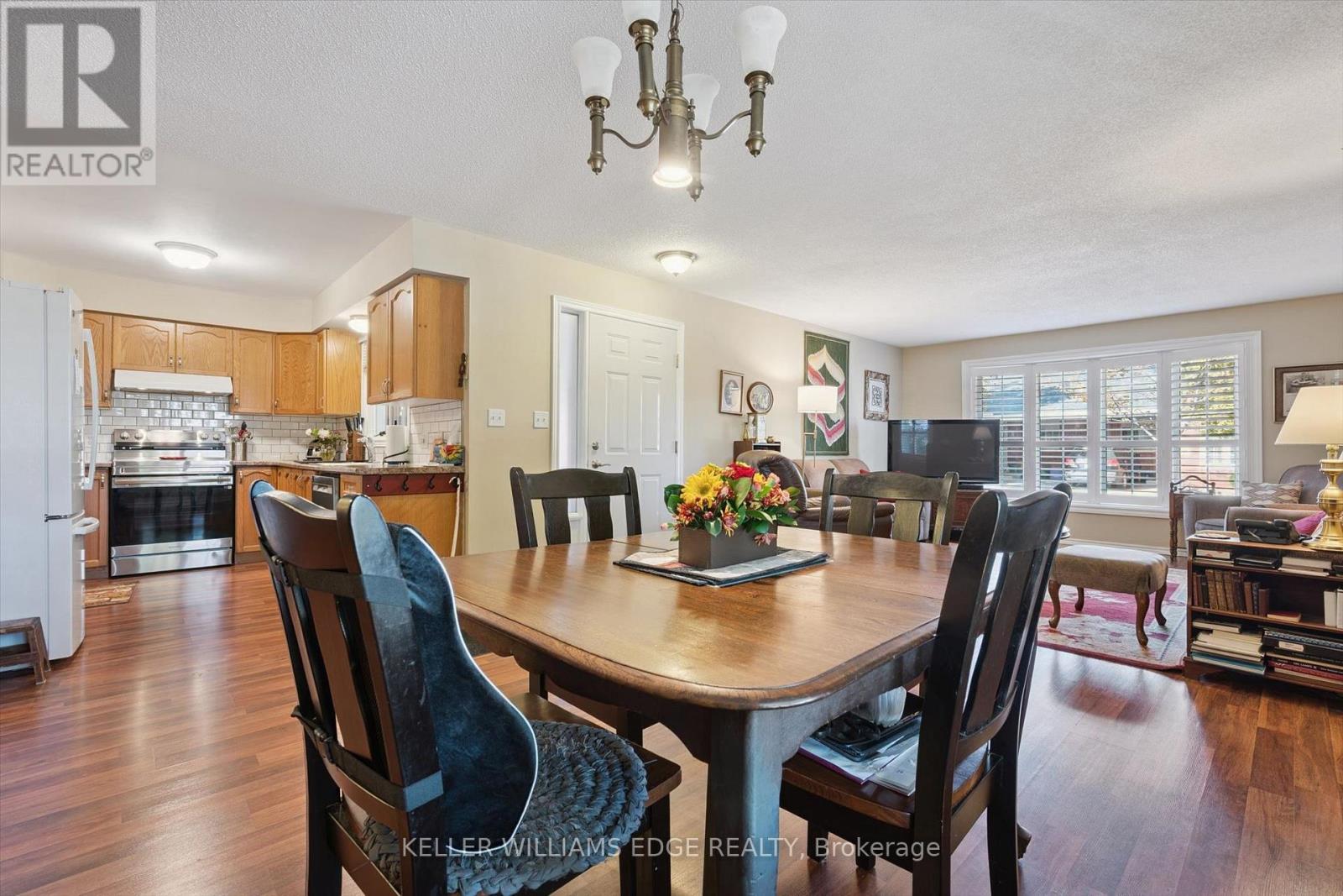 #1 570 WEST STREET W - 11