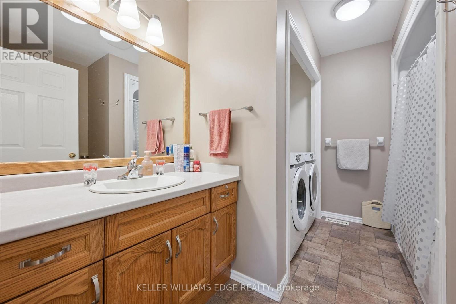 1- 570 West Street West, Brantford, ON photo 21