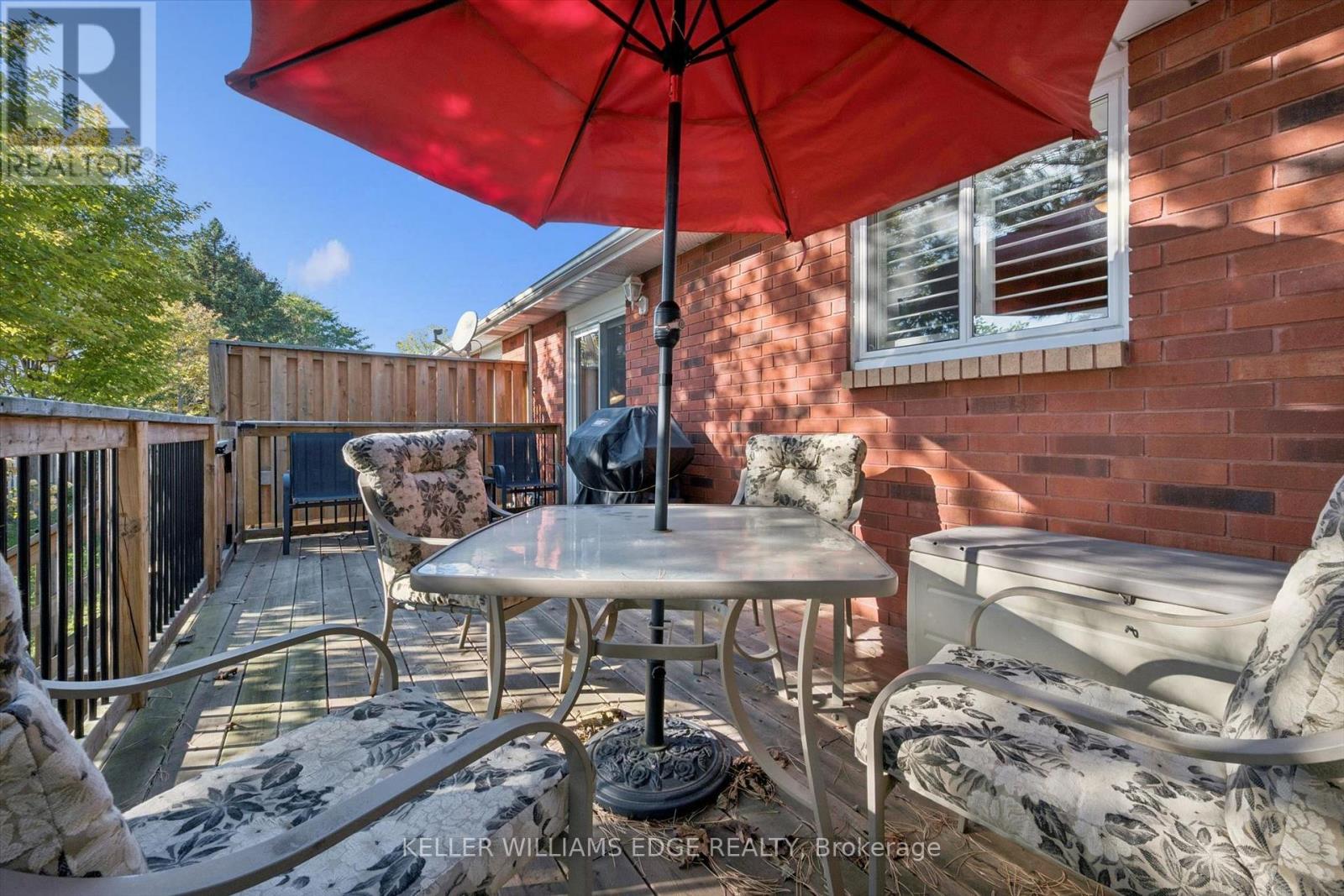 #1 570 WEST STREET W - 32