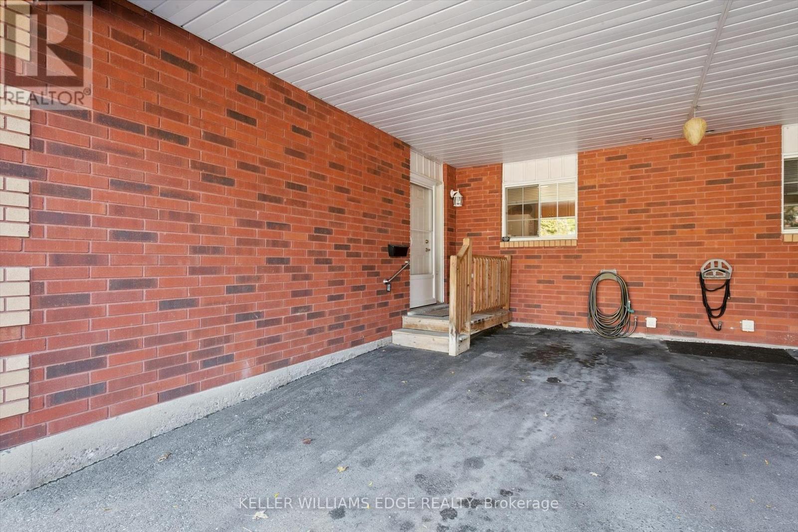 #1 570 WEST STREET W - 4