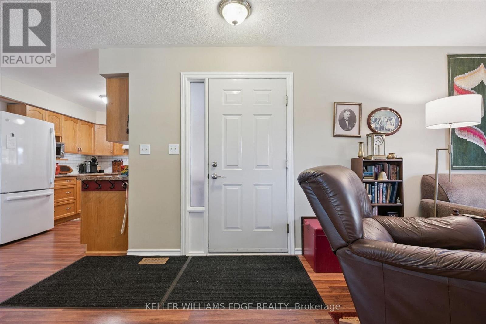 #1 570 WEST STREET W - 5