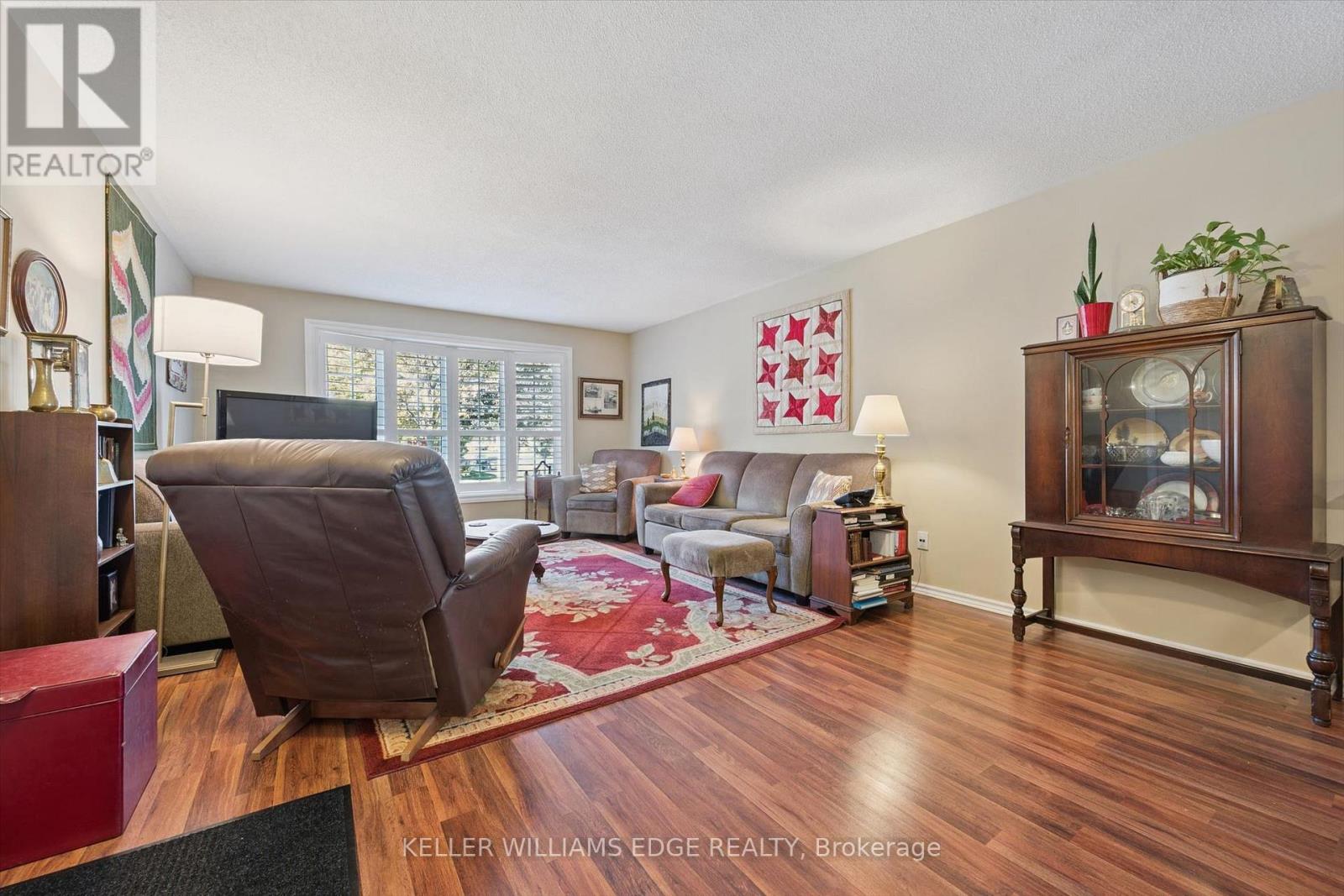 #1 570 WEST STREET W - 6