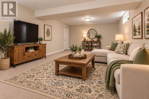 #13 825 SHELBORNE STREET - 33