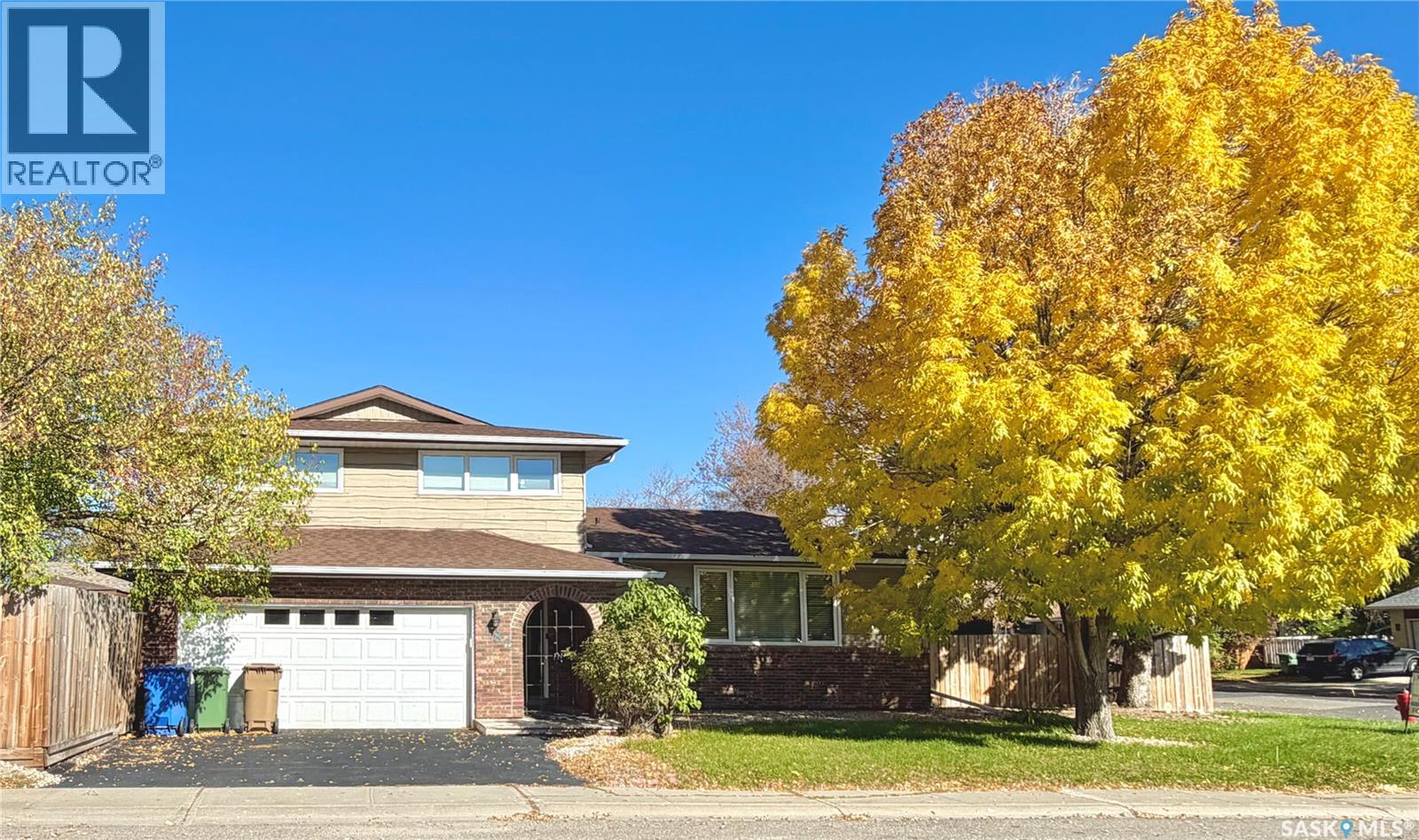 182 Lincoln DRIVE - 1