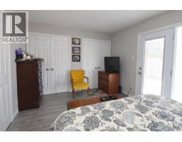 Eat in kitchen - 185 Rosslyn Avenue N, Hamilton, ON L8L7P8 Photo 12