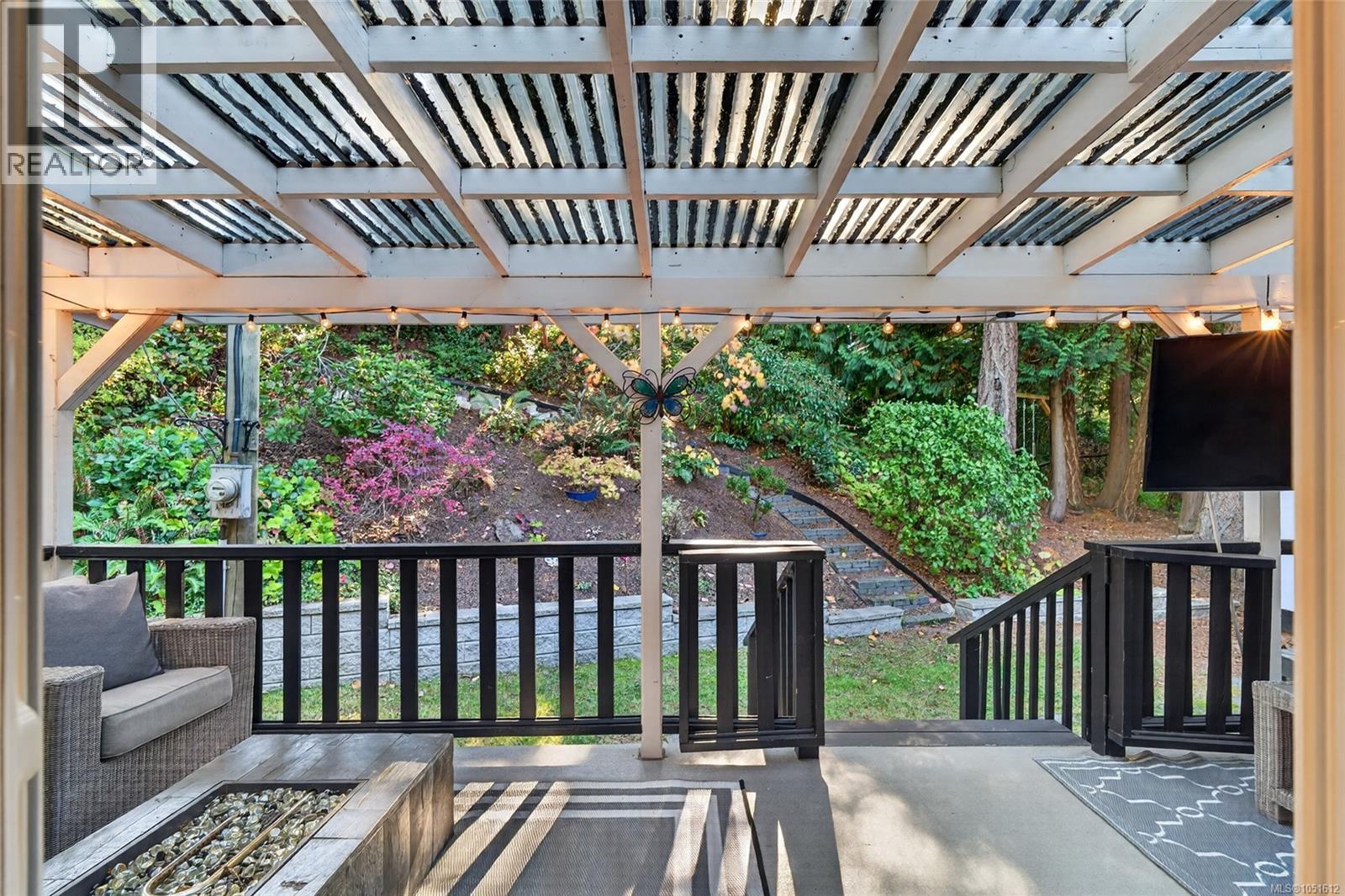 6071 Pine Ridge Cres - 20
