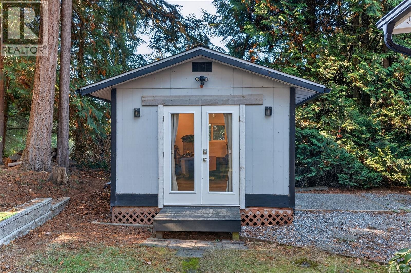 6071 Pine Ridge Cres, Nanaimo - Image 1