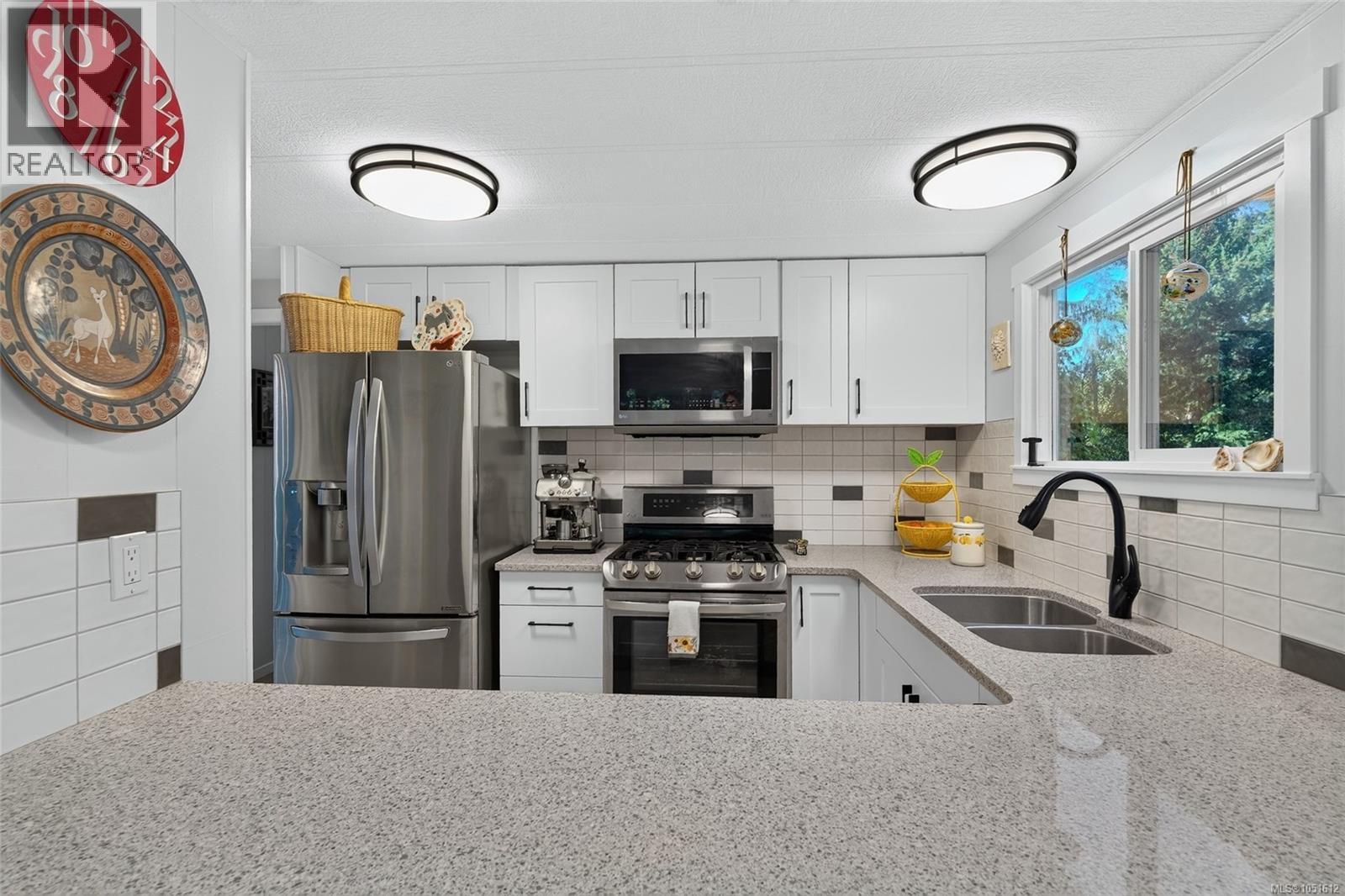 6071 Pine Ridge Cres, Nanaimo - Image 1