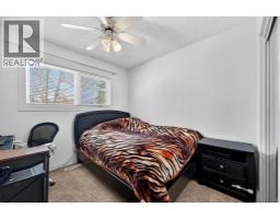 5835 28 Avenue NE - photo 21