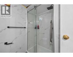5835 28 Avenue NE - photo 33