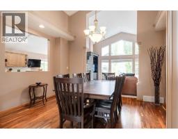 133 Strathlea Court SW - photo 10
