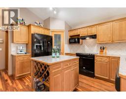 133 Strathlea Court SW - photo 6