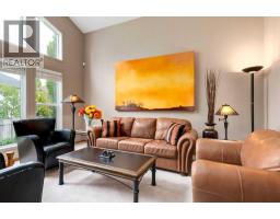 133 Strathlea Court SW - photo 3