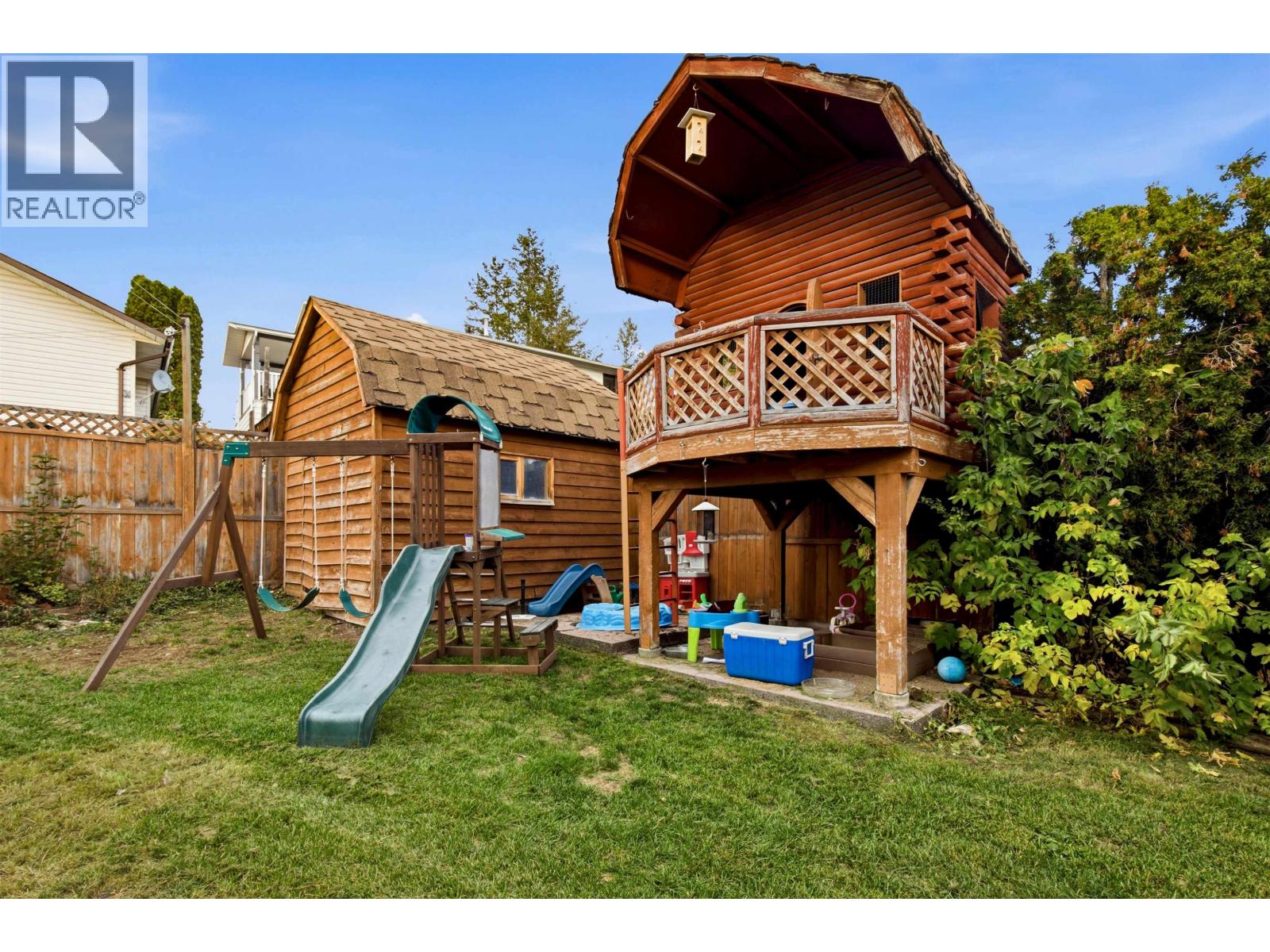 220 CORNWALL CRESCENT - 24