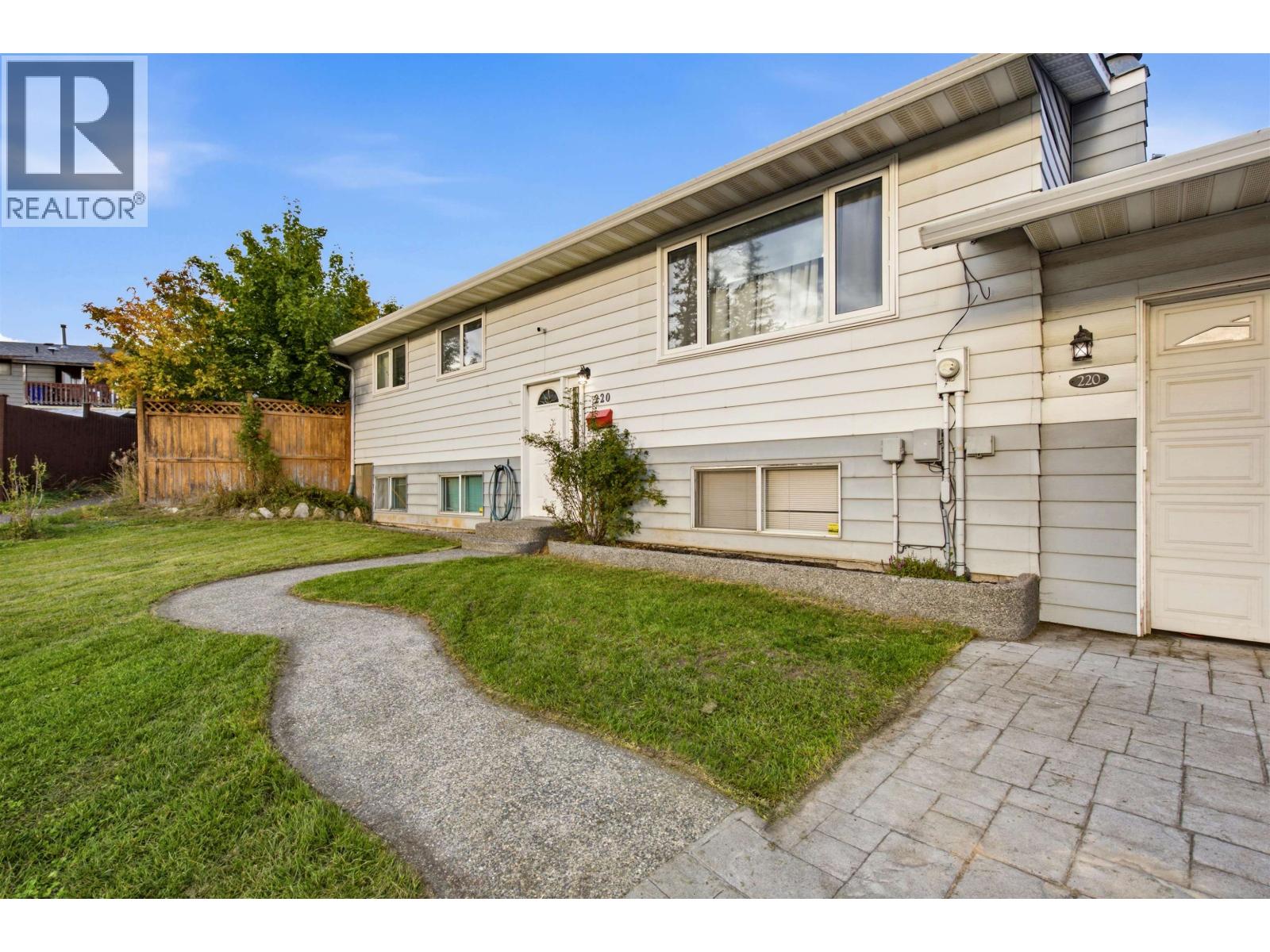 220 CORNWALL CRESCENT - 34