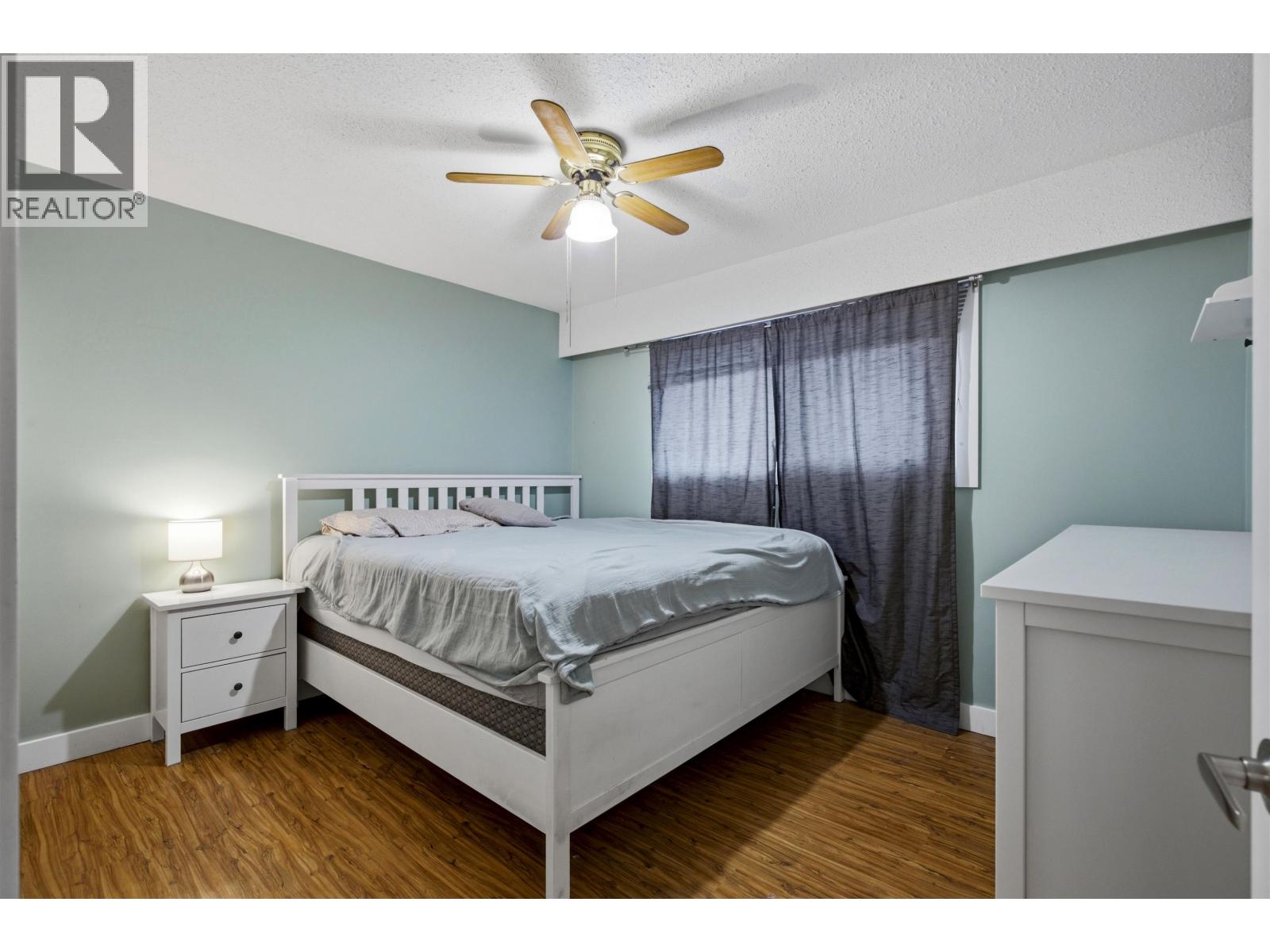 220 CORNWALL CRESCENT - 8