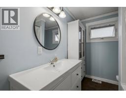 Den - 220 Cornwall Crescent, Williams Lake, BC V2G4H1 Photo 10