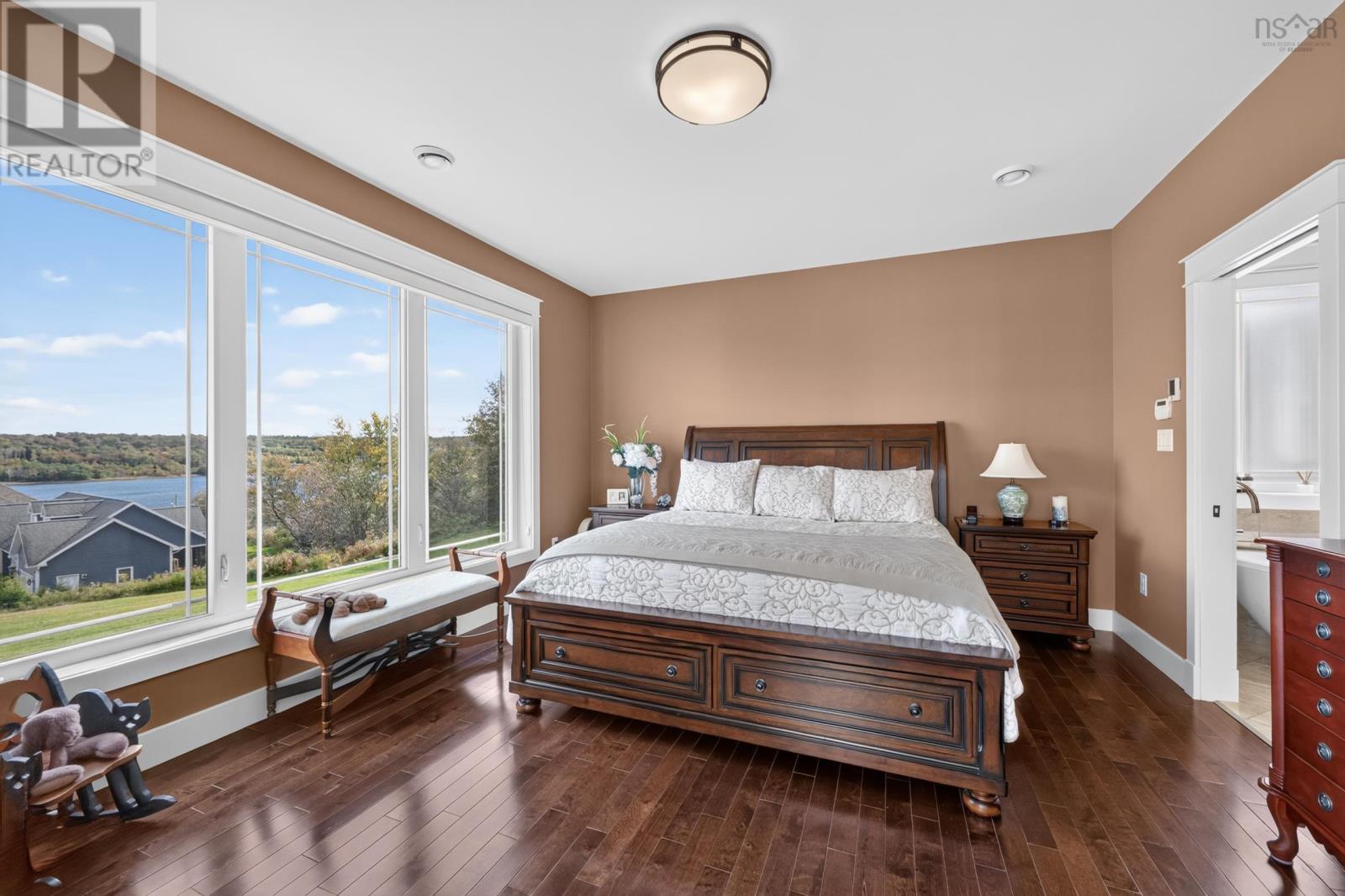 Property 29 of 50 of 18 Clipper Court