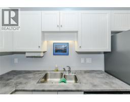 54 2070 Amelia Ave, Sidney, BC V8L4X6 Photo 13