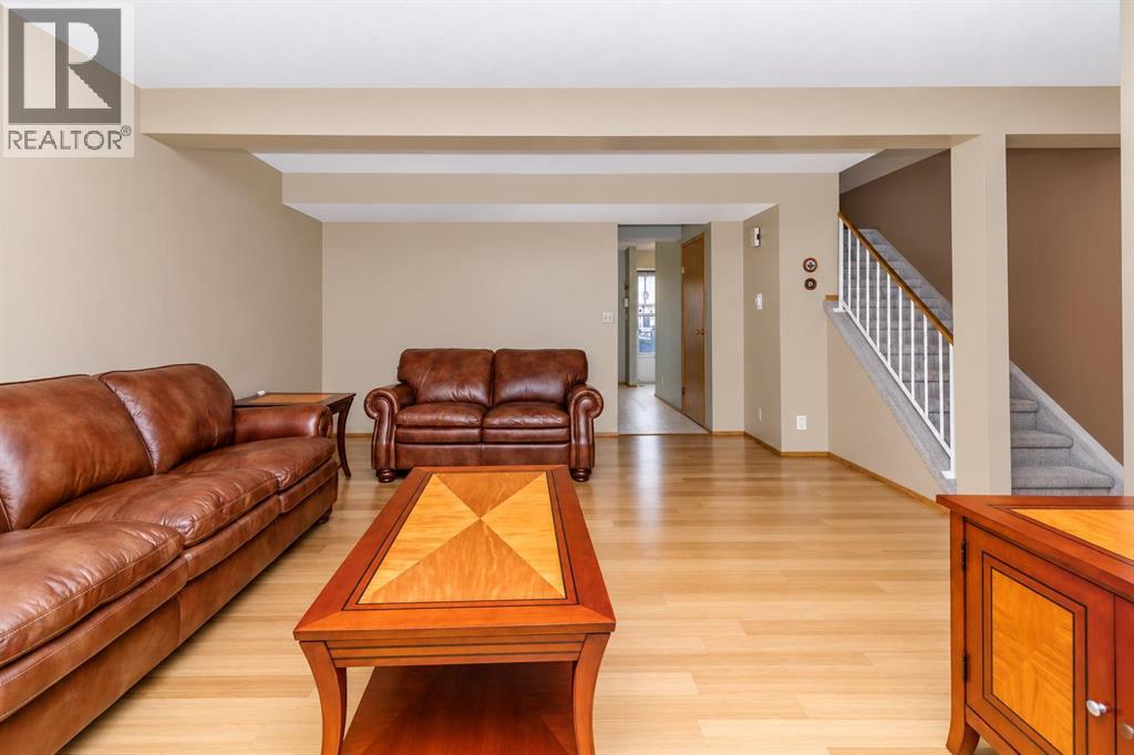 Listing photo – 67 Elwell Close, Red Deer