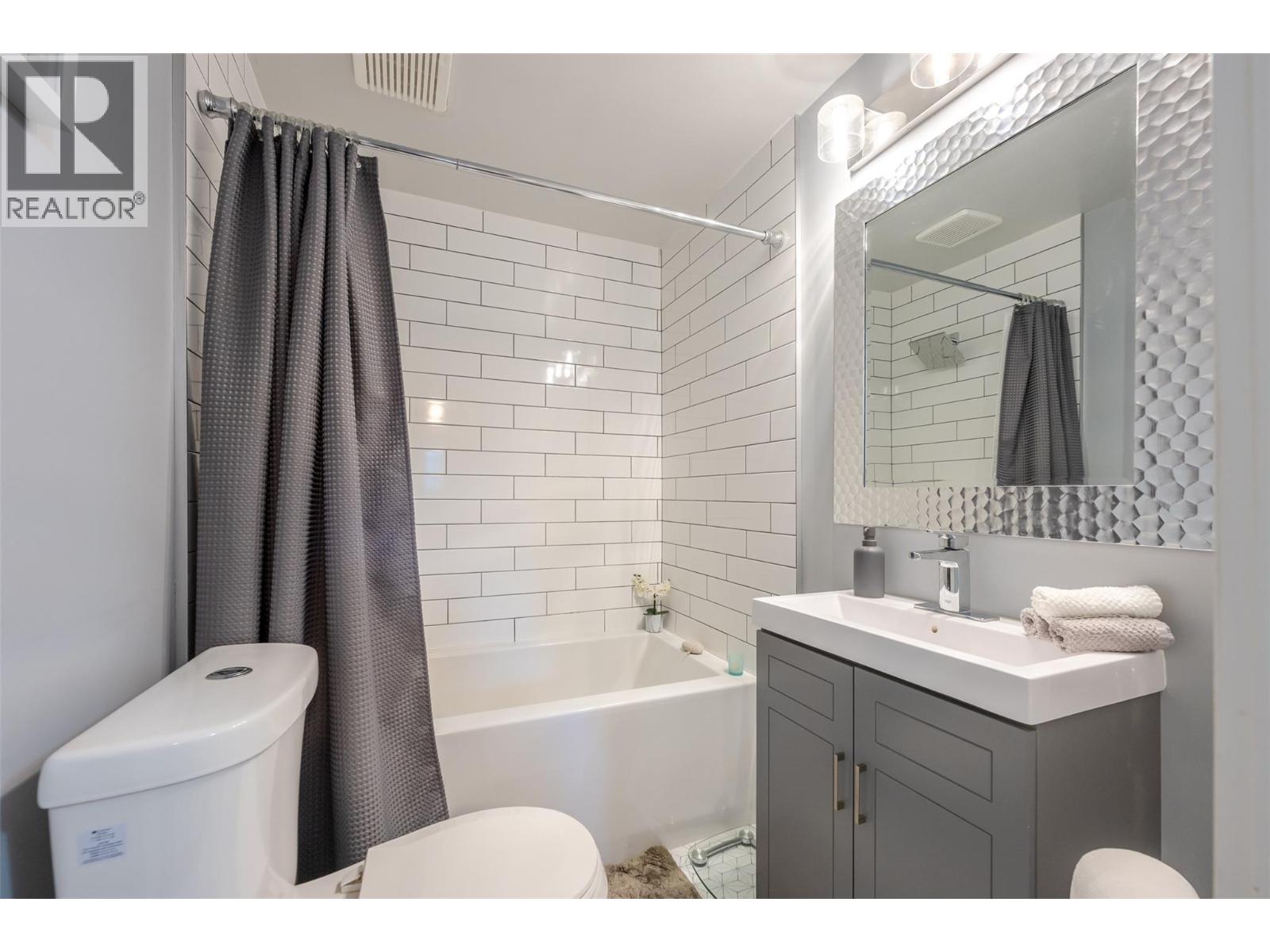 11619 Walters Road Unit# 4, Summerland - Image 1