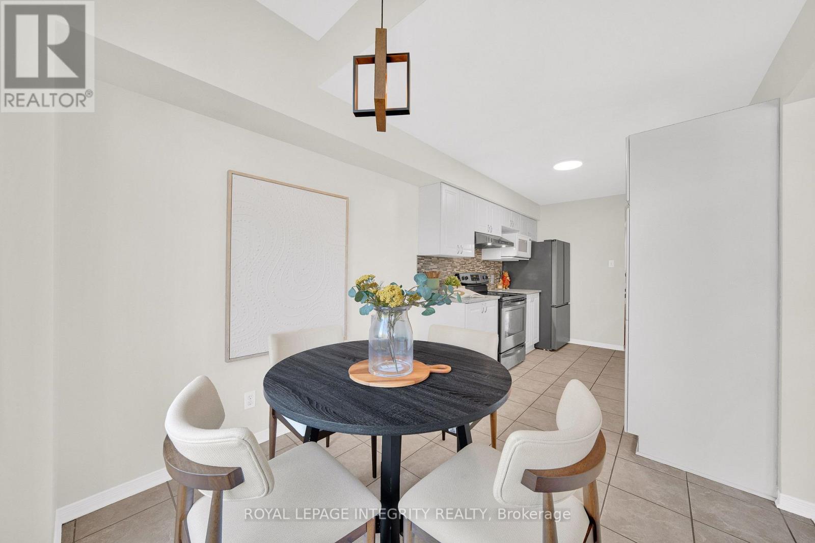 3 Binbury Way — photo 20
