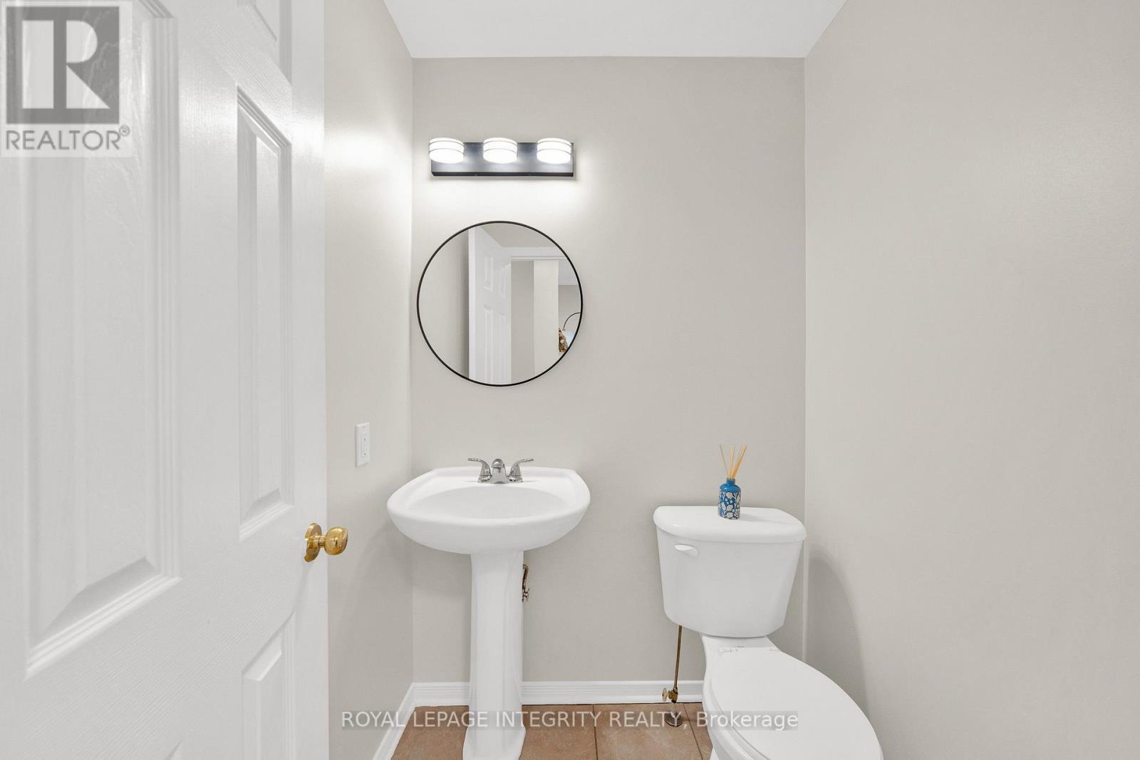 3 Binbury Way — photo 24