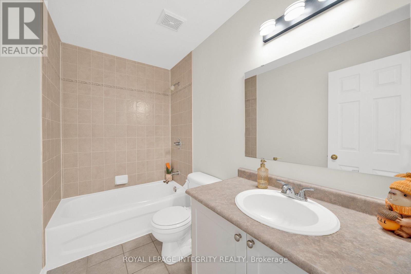 3 Binbury Way — photo 32