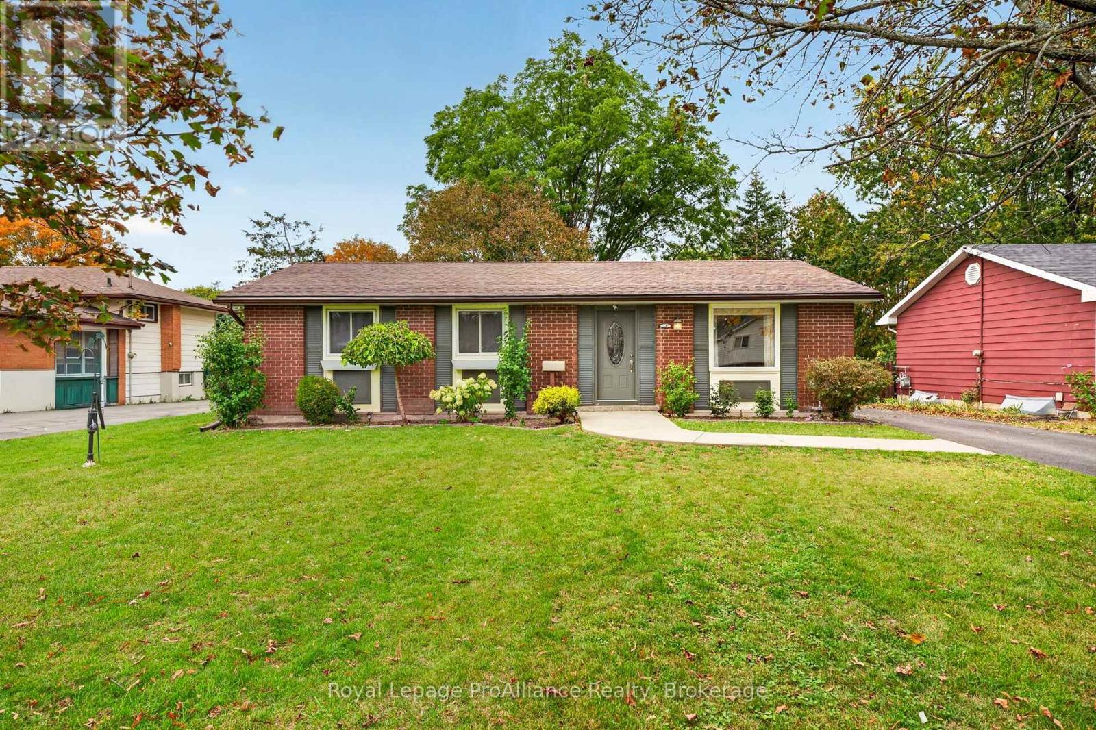 26 Lexington Crescent, Belleville, ON