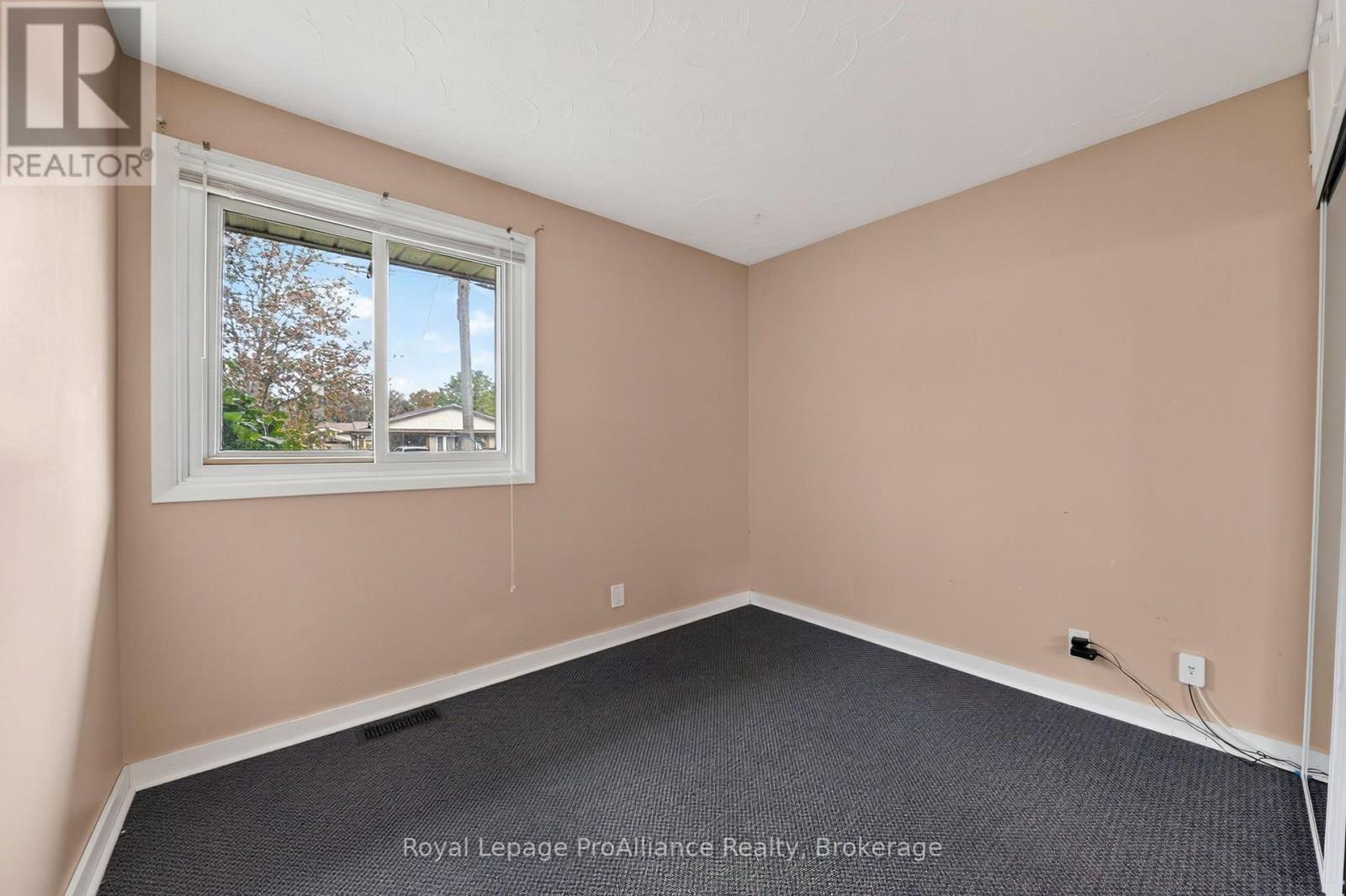 26 Lexington Crescent, Belleville, ON photo 17