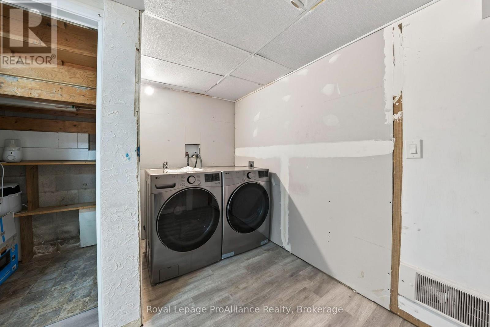 26 Lexington Crescent, Belleville, ON photo 29