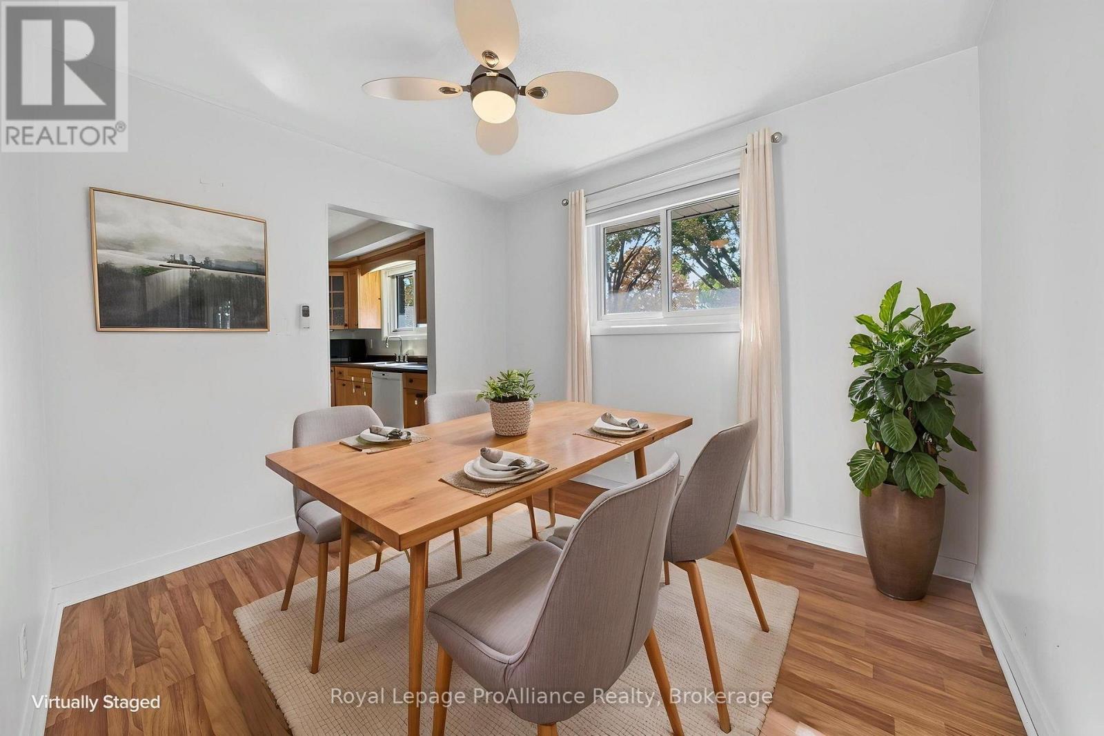 26 LEXINGTON CRESCENT - 7