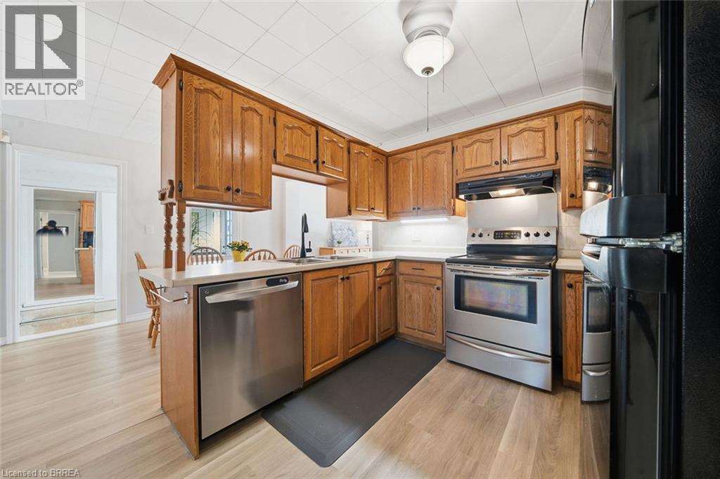 144 St George Street — photo 8