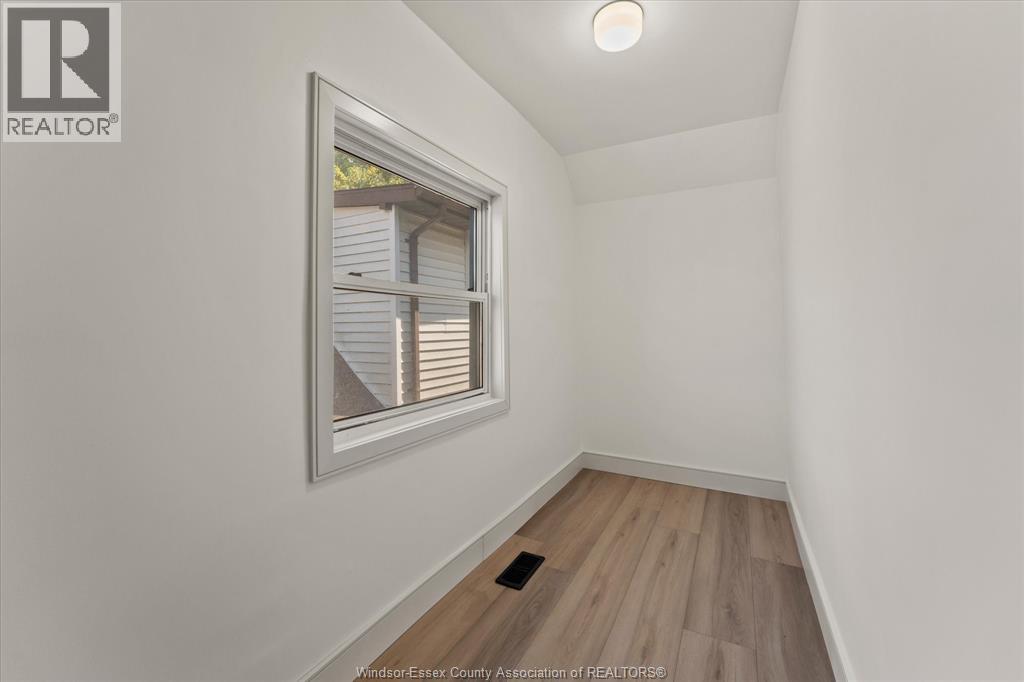 1850 Dacotah DRIVE - 23