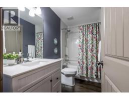 588 Vista Drive Se, Medicine Hat, AB T1B0N1 Photo 41
