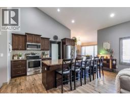 4pc Bathroom - 588 Vista Drive Se, Medicine Hat, AB T1B0N1 Photo 12