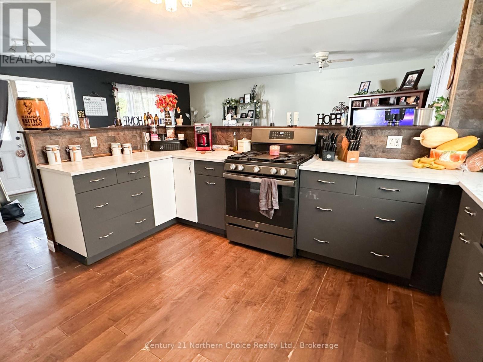 17 POPLAR AVENUE - Image 7