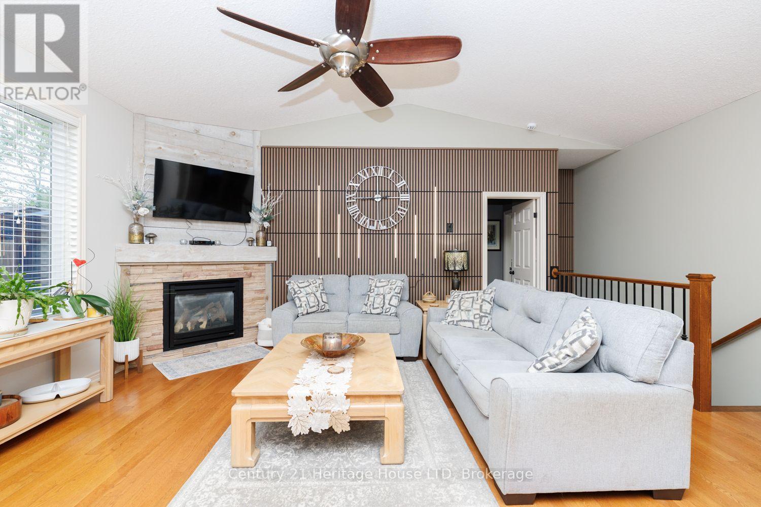 21 BURLEIGH ROAD S - Image 12