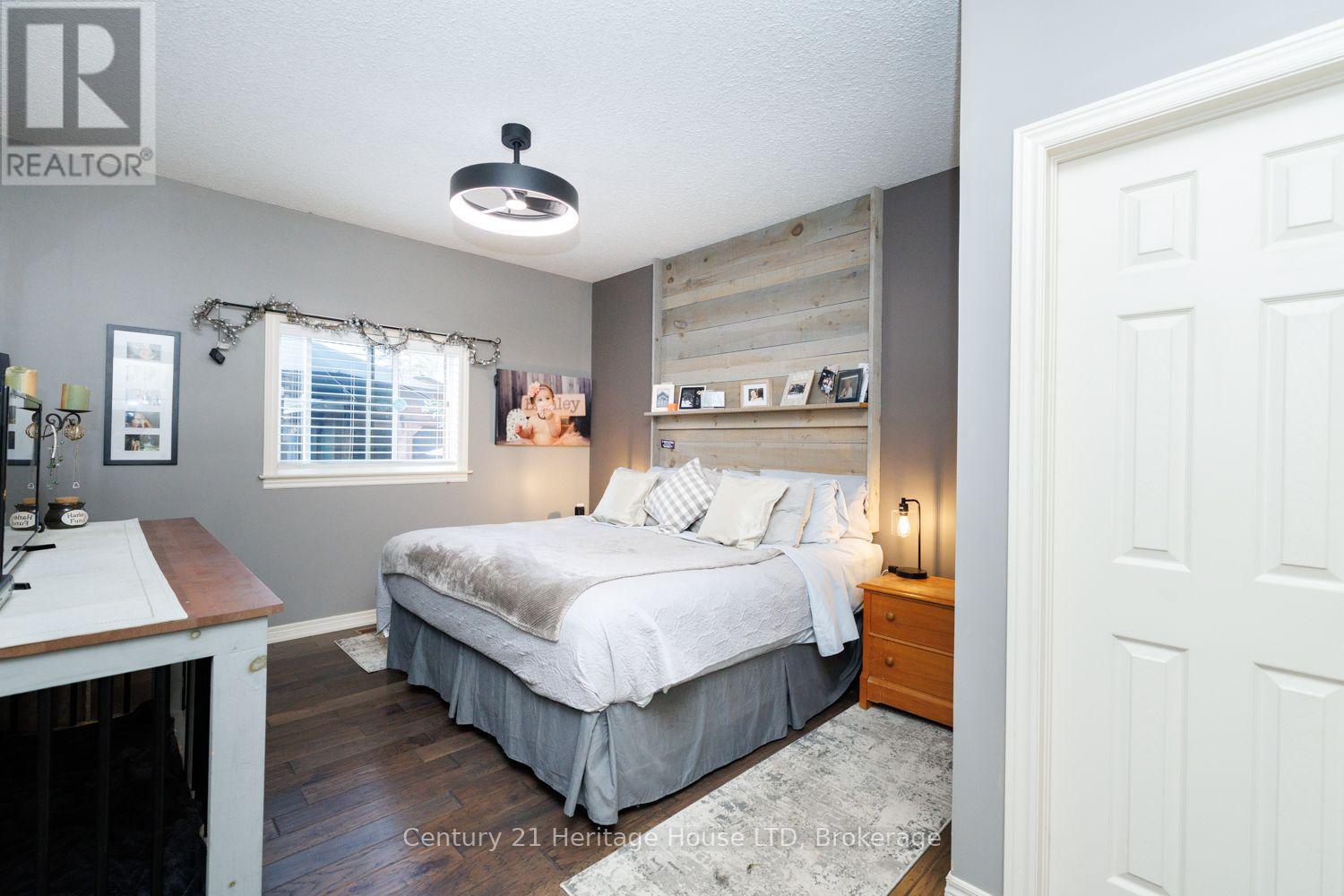 21 BURLEIGH ROAD S - Image 14