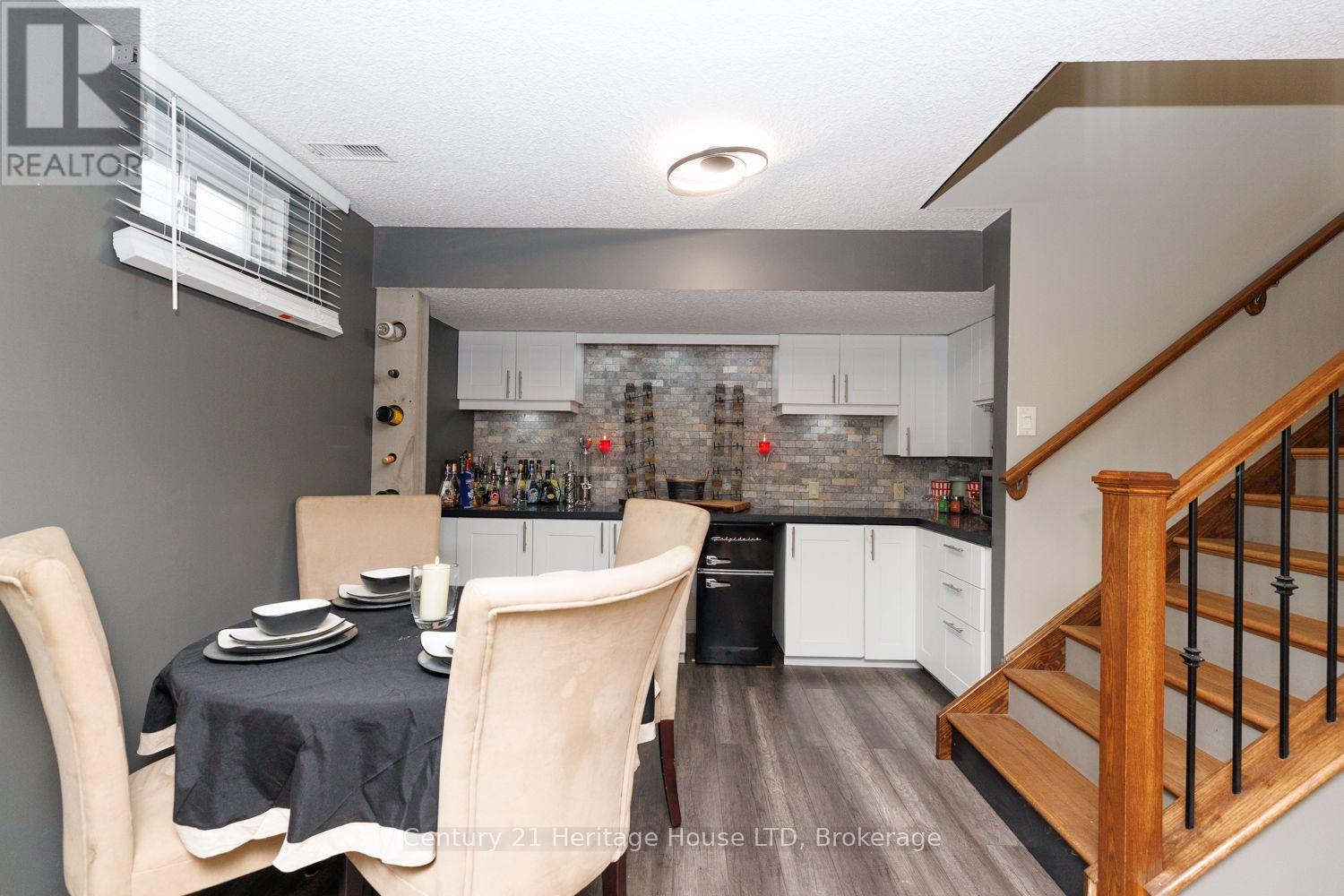 21 BURLEIGH ROAD S - Image 21