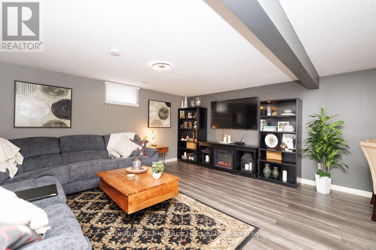 21 BURLEIGH ROAD S - Image 23