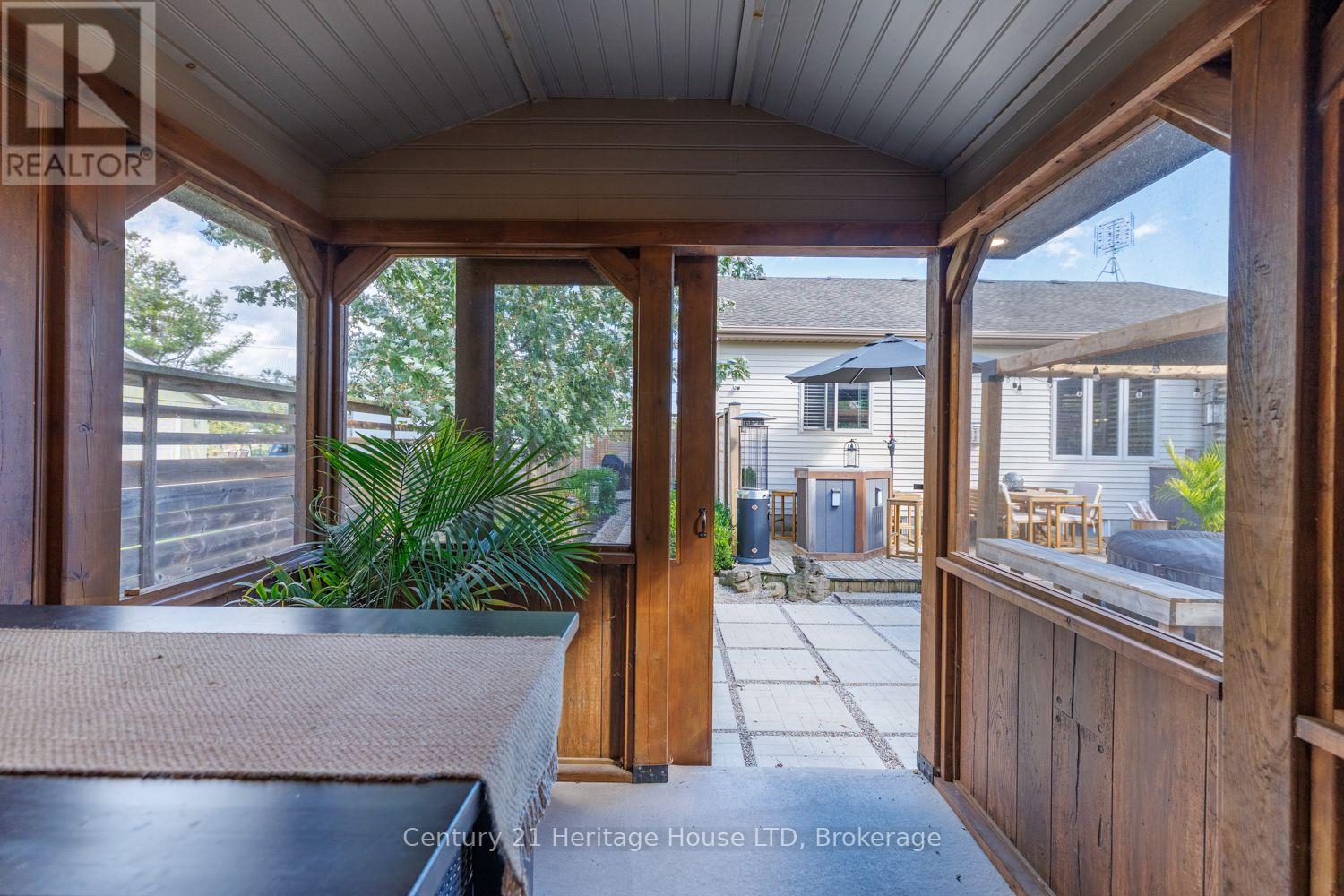21 BURLEIGH ROAD S - Image 36