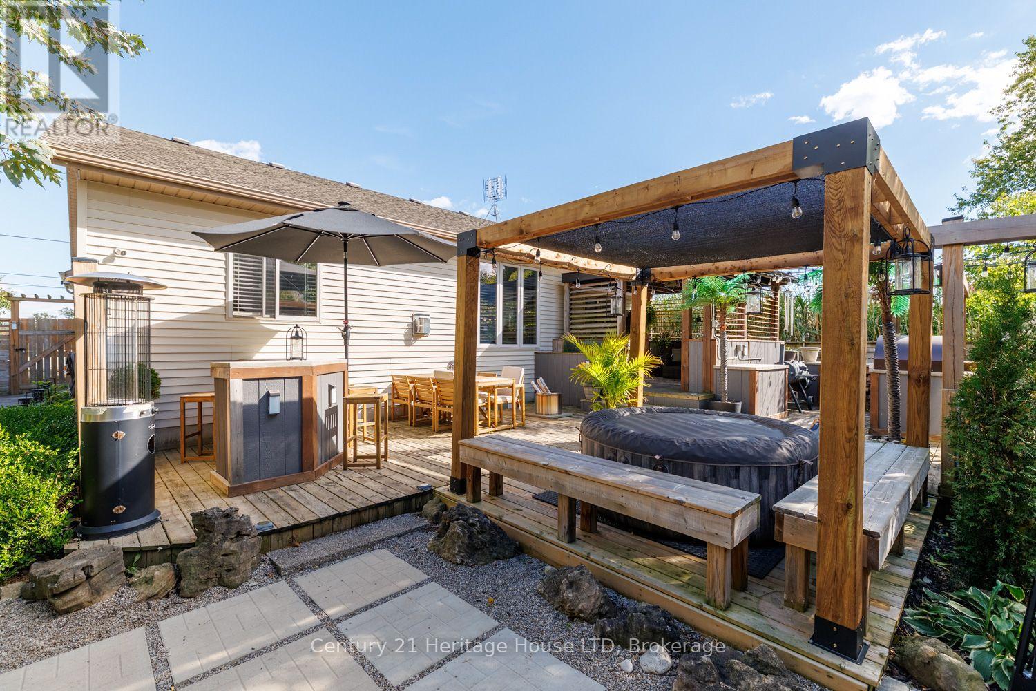 21 BURLEIGH ROAD S - Image 37