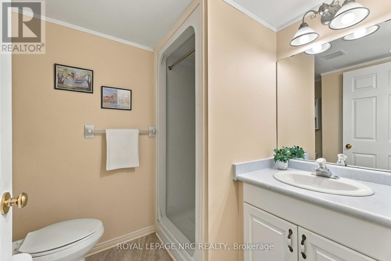 #104 4090 JOHN CHARLES BOULEVARD - 28