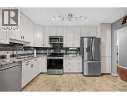 38 Richelieu Court SW - photo 9