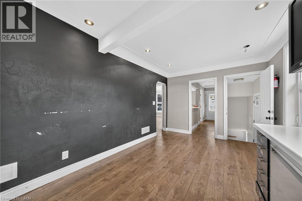 11 Selkirk Avenue — photo 13