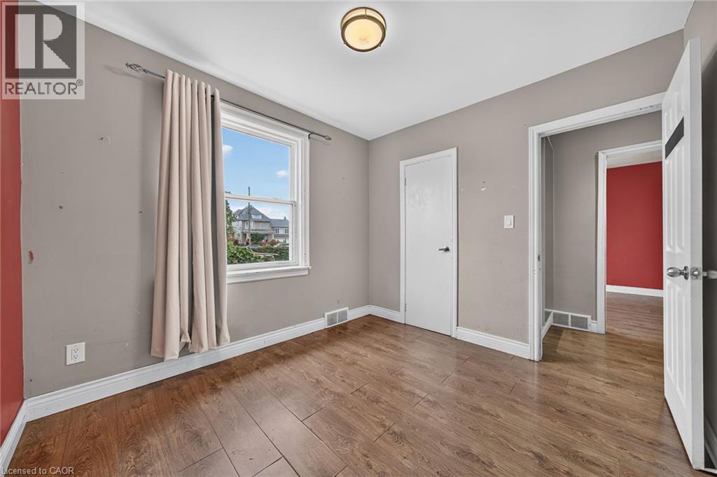 11 Selkirk Avenue — photo 22